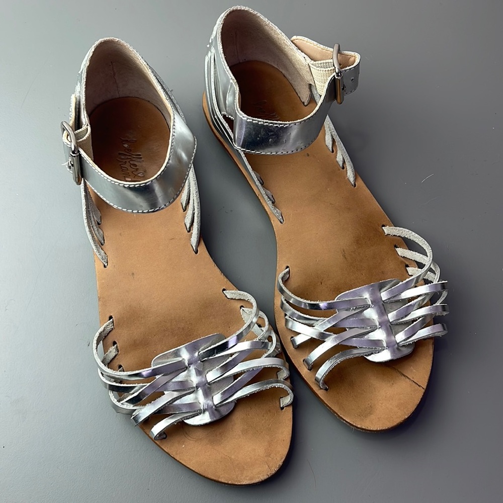 LOEFFLER RANDALL SILVER FISHERMAN SANDALS 8